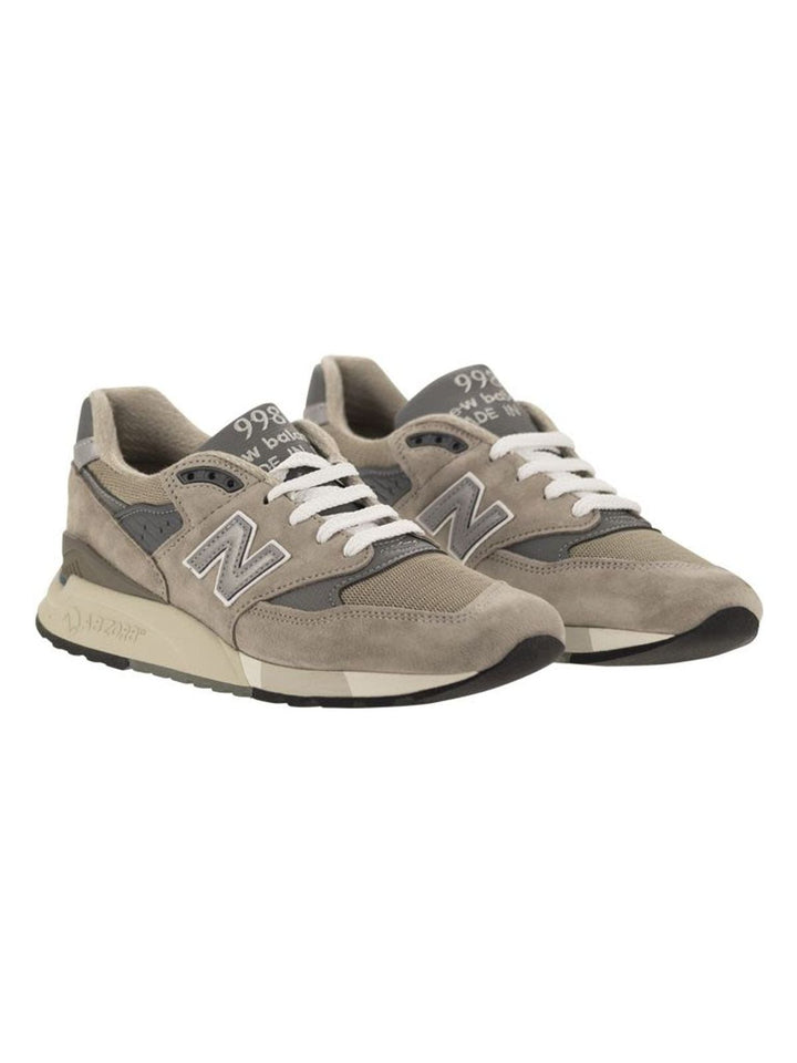 998 - SNEAKERS