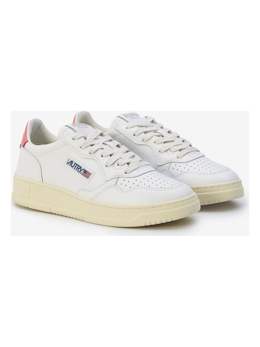 MEDALIST SNEAKERS
