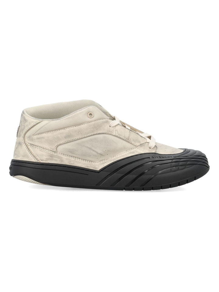 SKATE SNEAKERS
