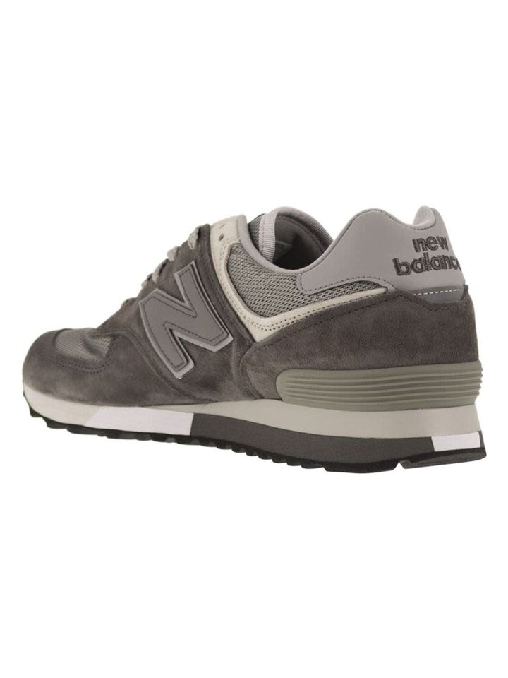 576 - SNEAKERS