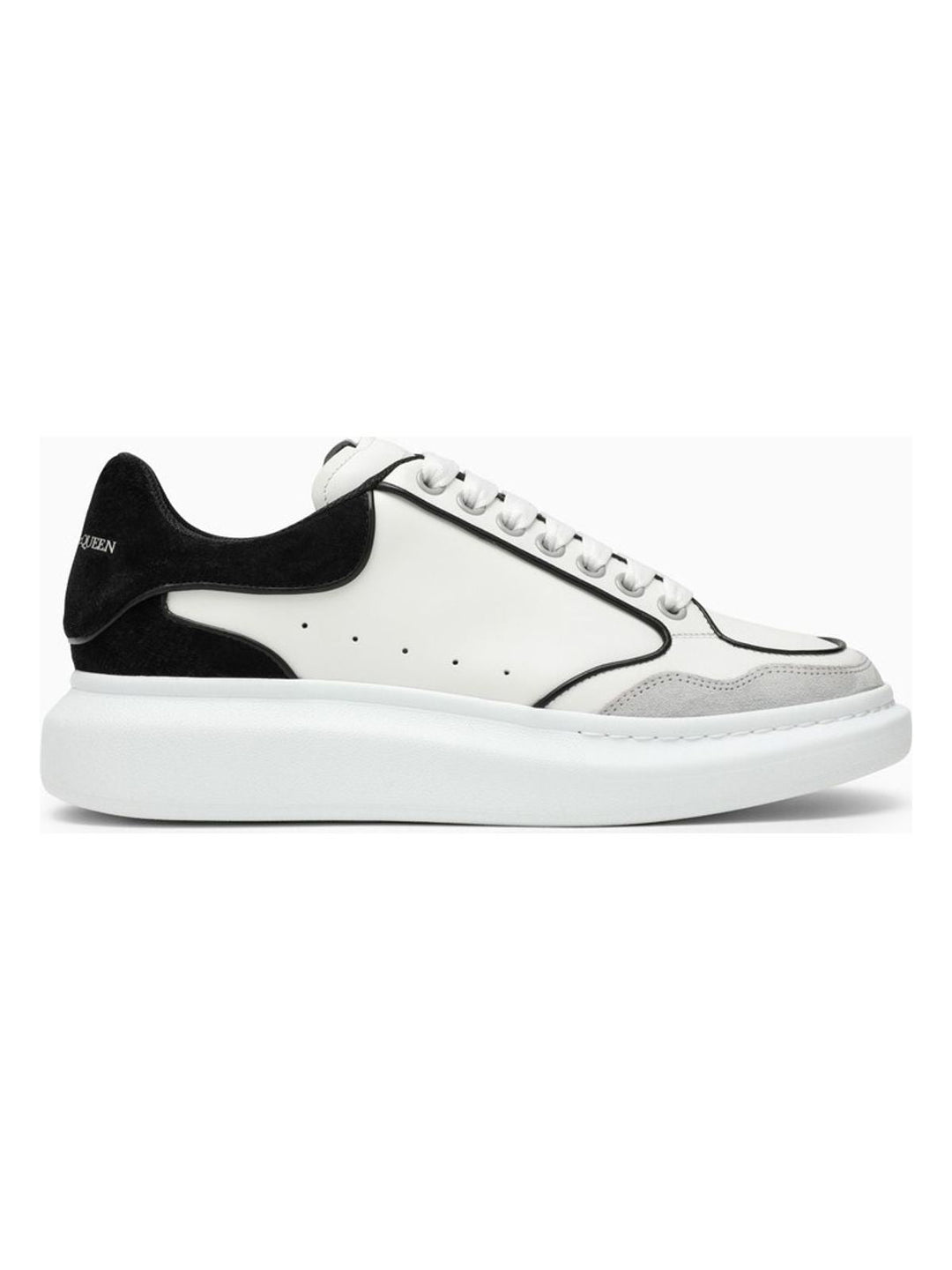 OVERSIZED SNEAKERS