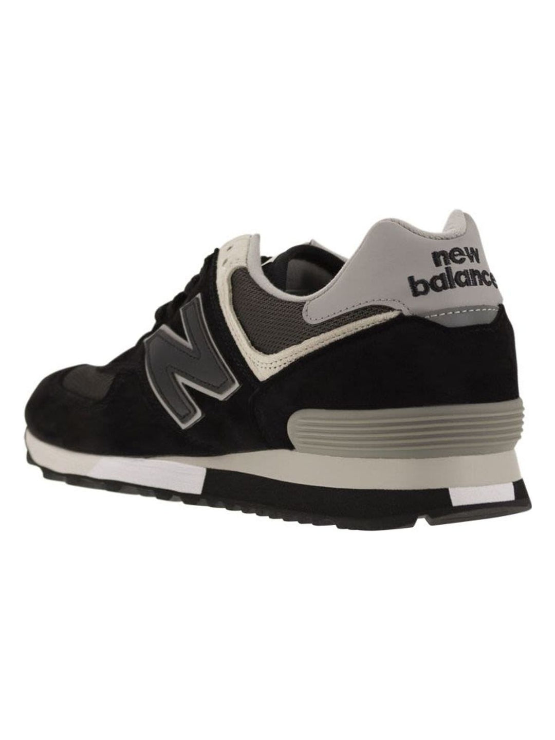 576 - SNEAKERS