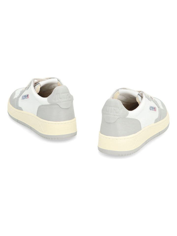 MEDALIST WHITE/GREY LEATHER TRAINER