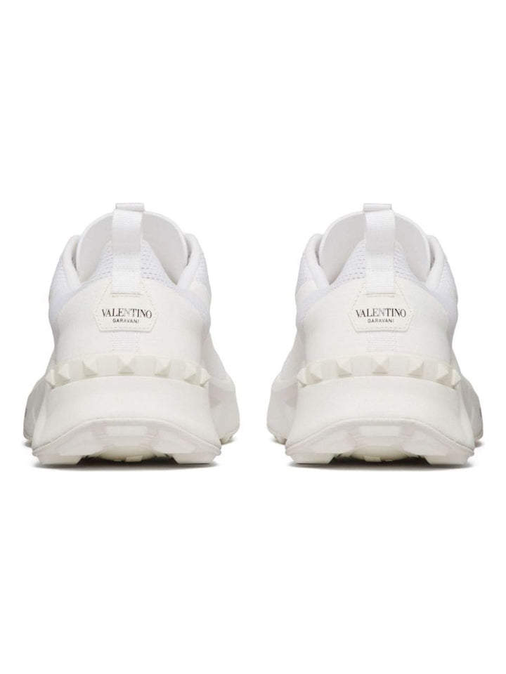 TRUE ACT SNEAKERS