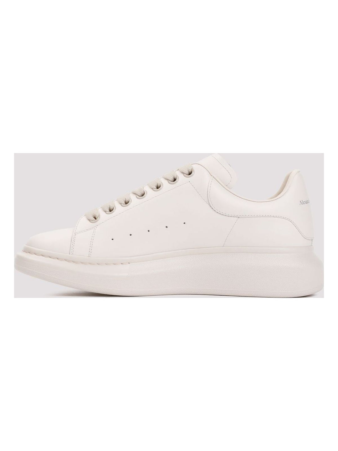 OVERSIZED SNEAKERS