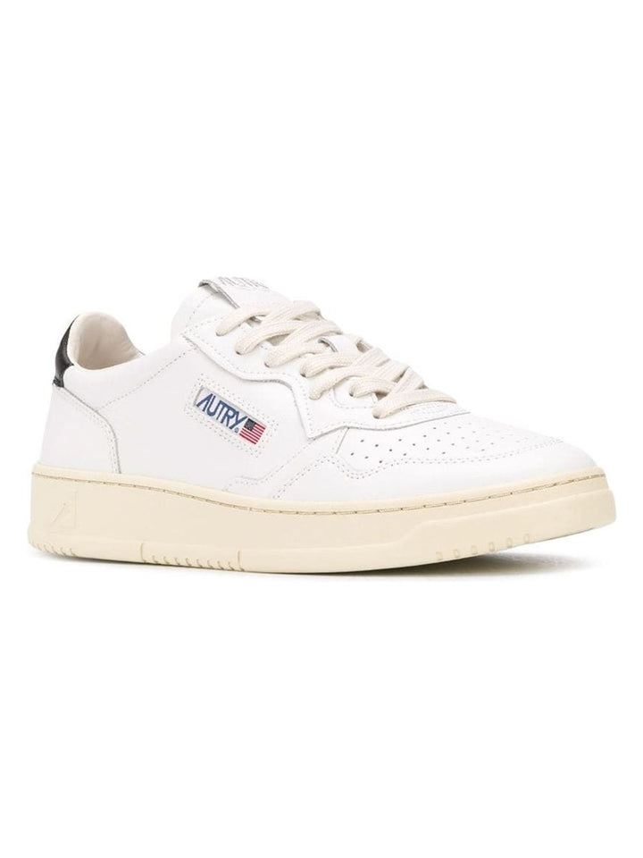 MEDALIST WHITE/BLACK TRAINER