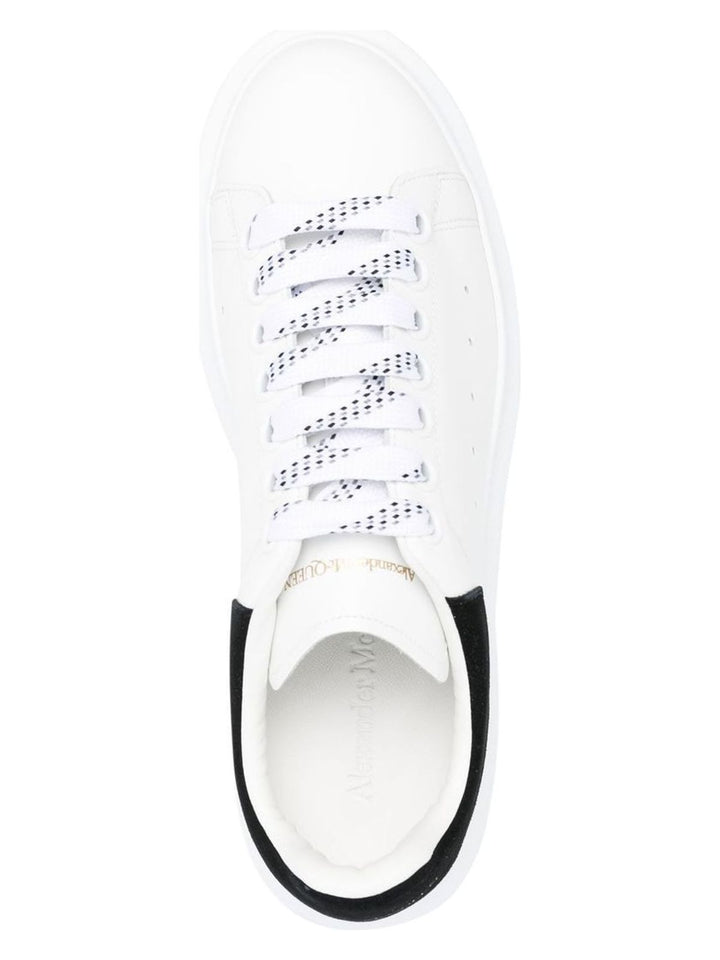 OVERSIZED SNEAKER