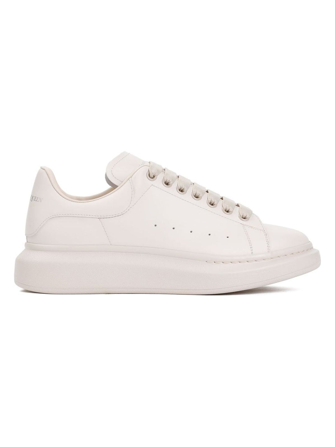 OVERSIZED SNEAKERS