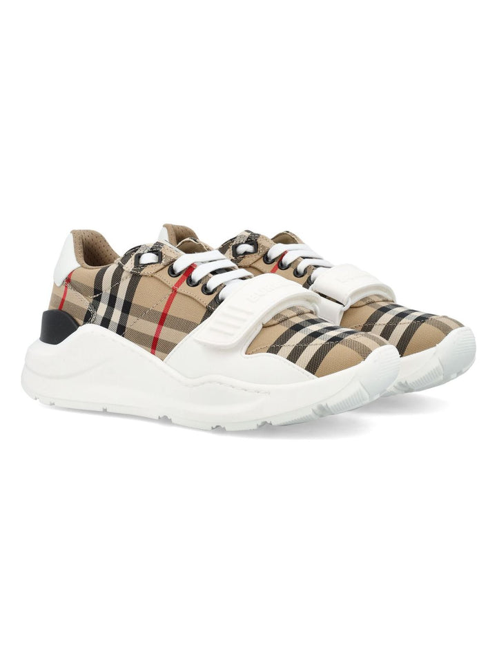 CHECK SNEAKERS