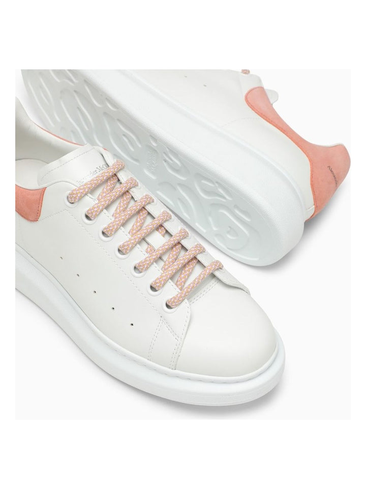 OVERSIZED SNEAKERS