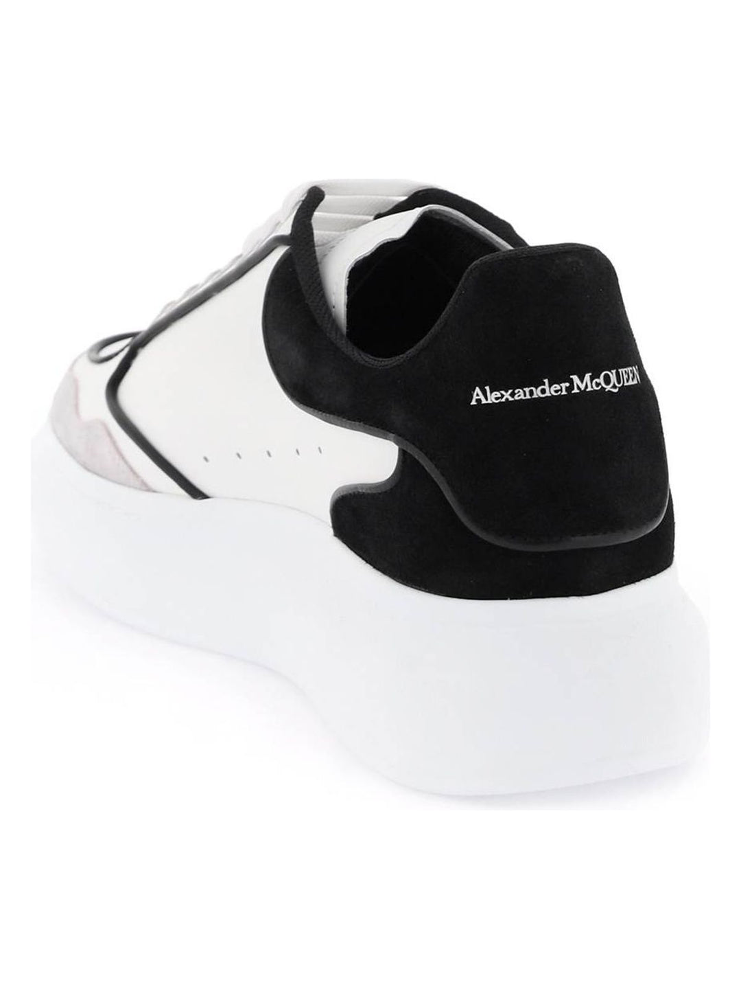 OVERSIZED SNEAKERS