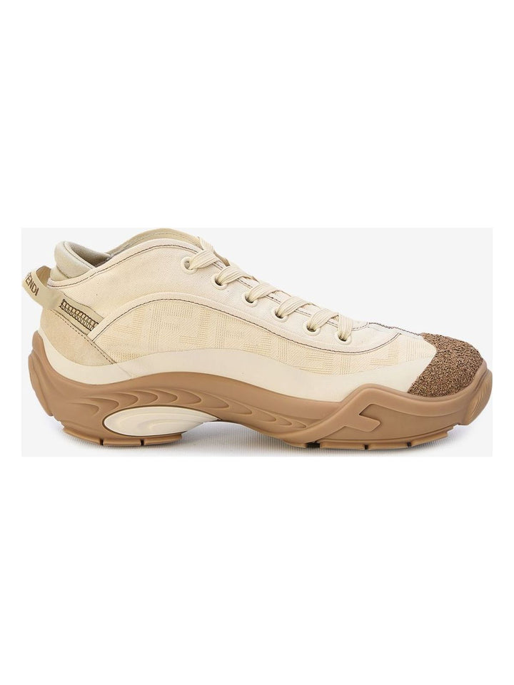 Tag Sneakers