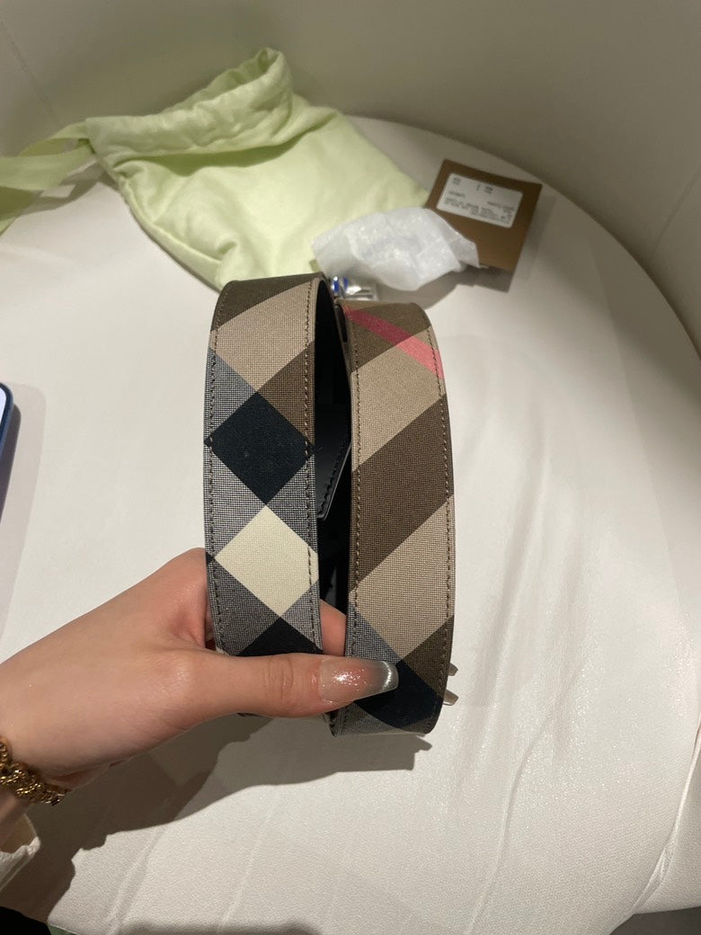 Burberry MB Louis 35 Reversible Check Belt in Taupe Brown