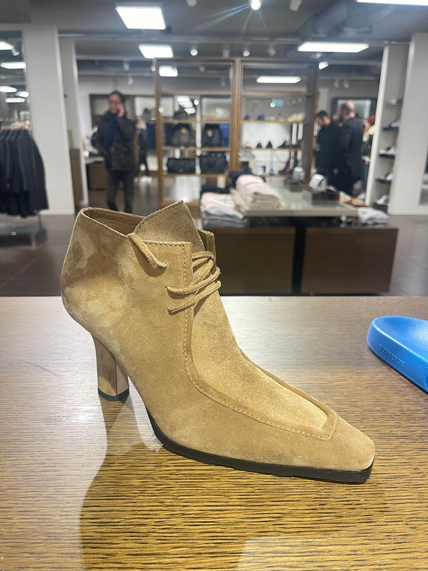 Burberry LF Storm Jute Bootie Suede Heeled Ankle Boots Size 38.5