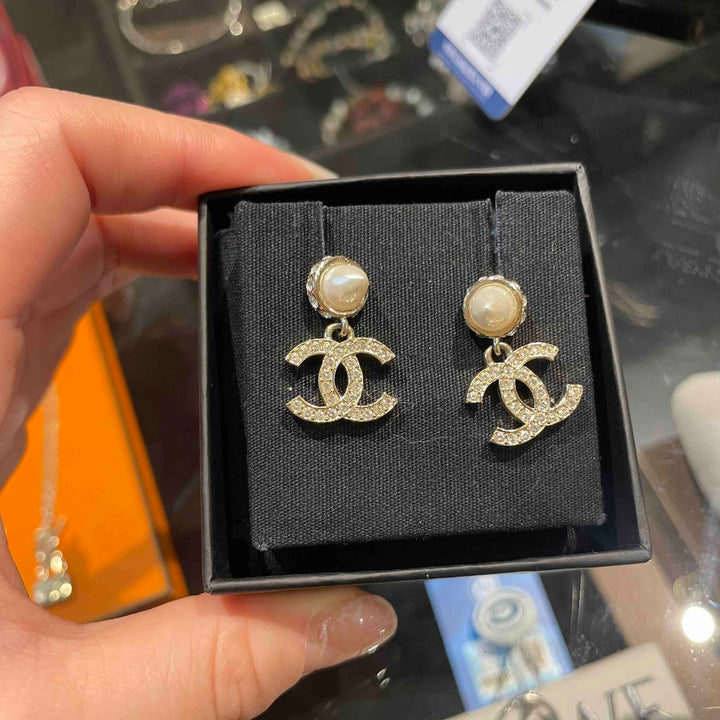 Top Quality Chanel Drop Earring Gold Pearl Earrings