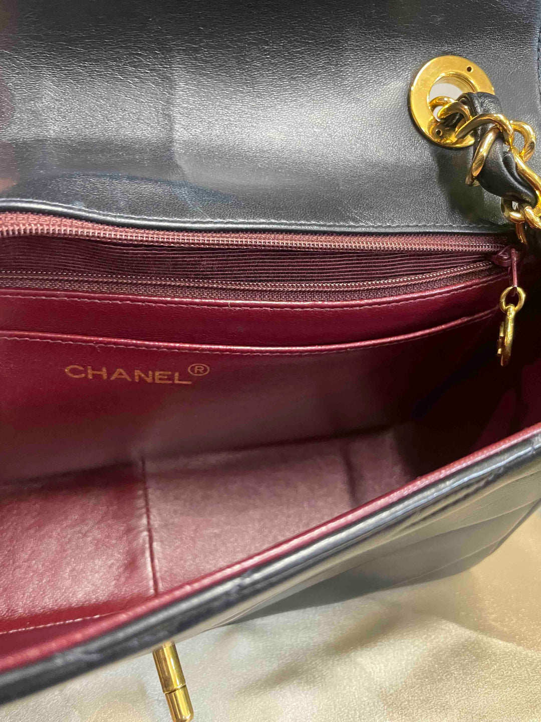 Top Quality Chanel ChainBag Classic Black Leather Shoulder Bag