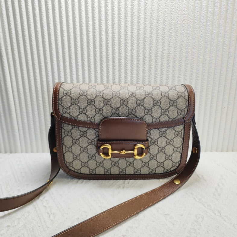 Gucci GG Supreme Monogram Beige Crossbody Bag 11900790