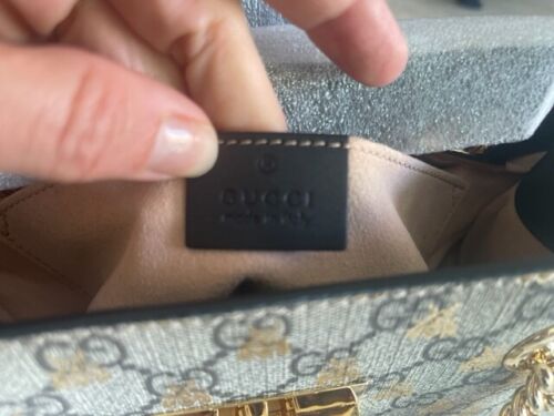 Gucci Bee Padlock Shoulder Bag Beige Ebony Small GG Supreme Leather Handbag New