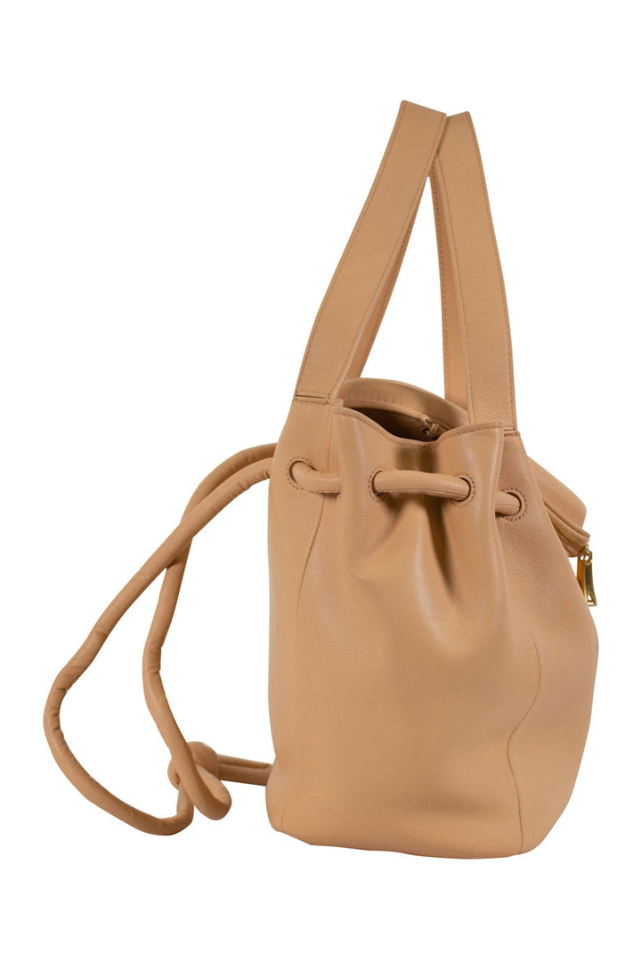 Bottega veneta Sand leather Beak V drawstring shoulder bag
