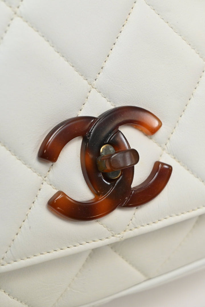 Chanel White matelasse caviar leather 1994-1996 New crossbody bag with tortoiseshell hardware