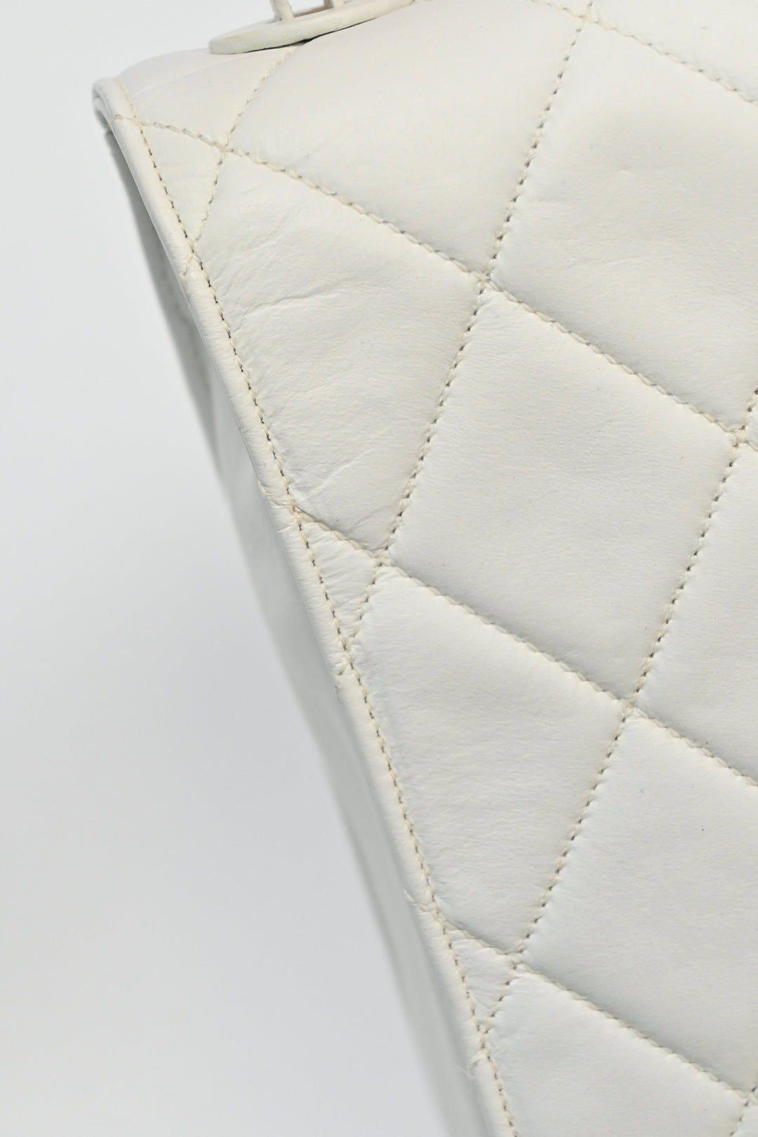 Chanel White matelasse caviar leather 1994-1996 New crossbody bag with tortoiseshell hardware