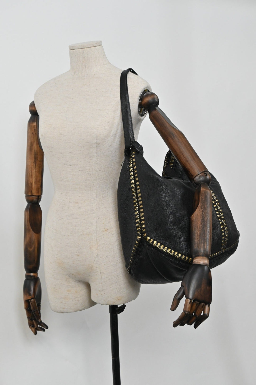 Bottega veneta Black and gold foiled leather Oro Cervo Ucinetto two-way hobo bag with detachable shoulder strap
