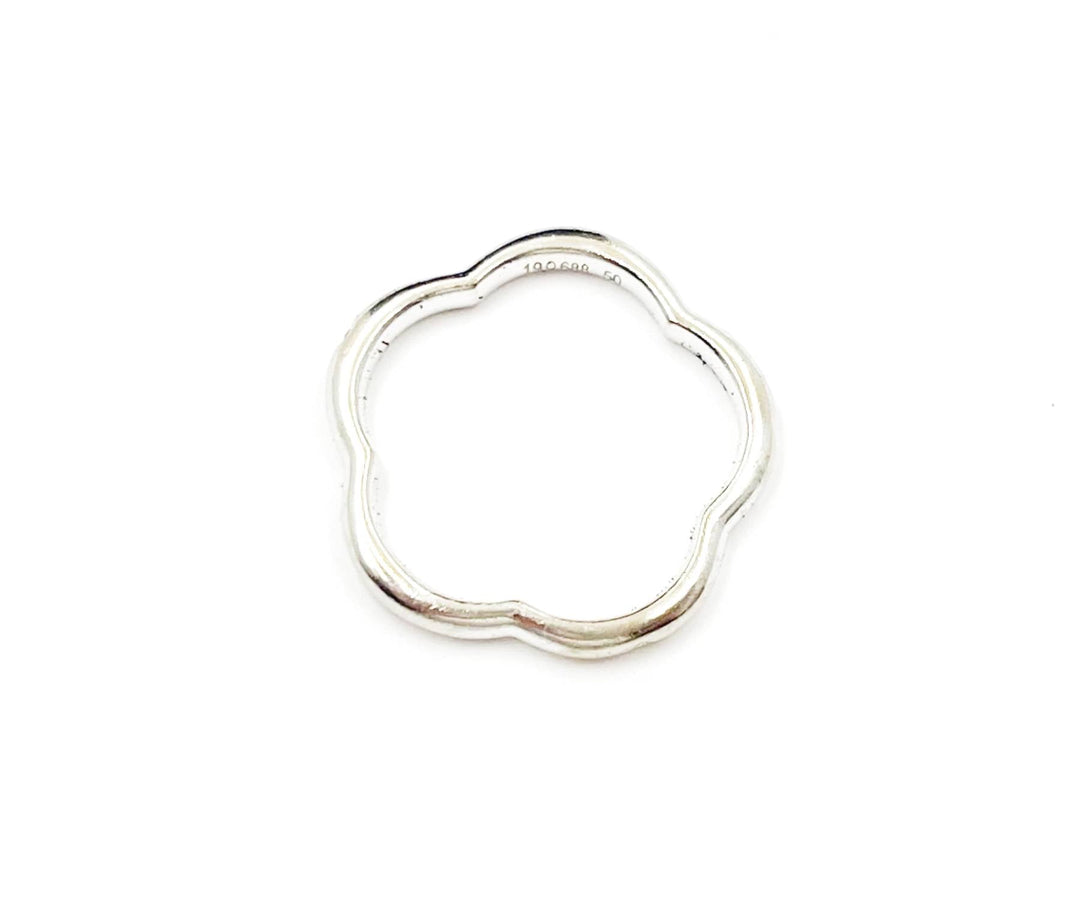 Chanel 18k 750 White Gold Camellia 1 Diamond Ring