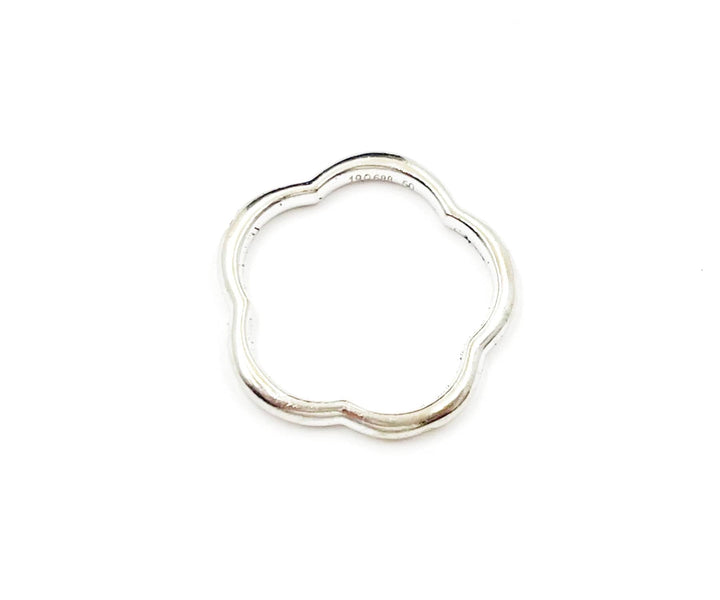 Chanel 18k 750 White Gold Camellia 1 Diamond Ring