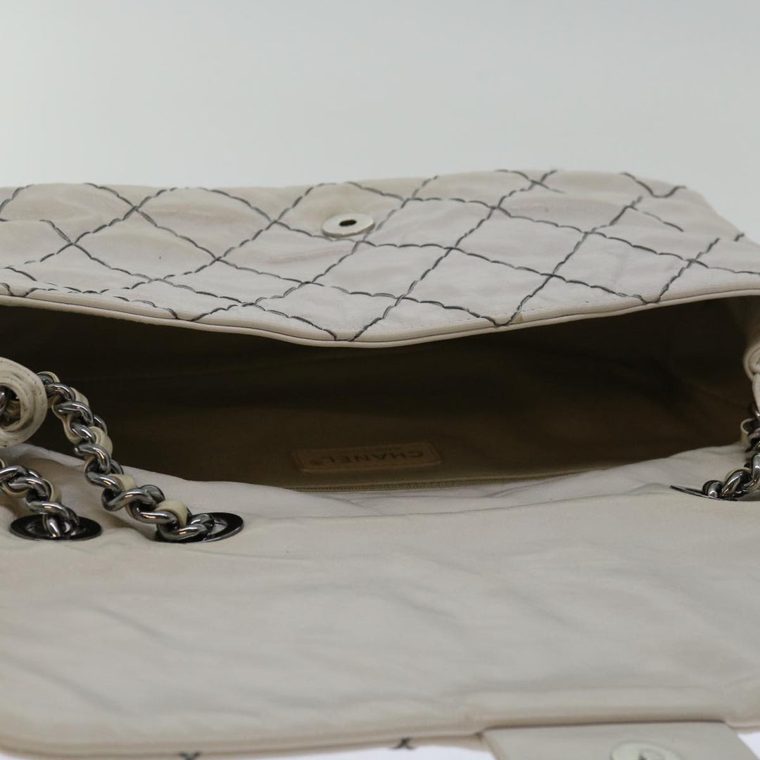 Top Quality Chanel Matelasse Chain Shoulder Bag Leather White CC Auth yk10764