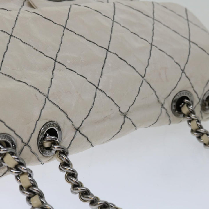 Top Quality Chanel Matelasse Chain Shoulder Bag Leather White CC Auth yk10764