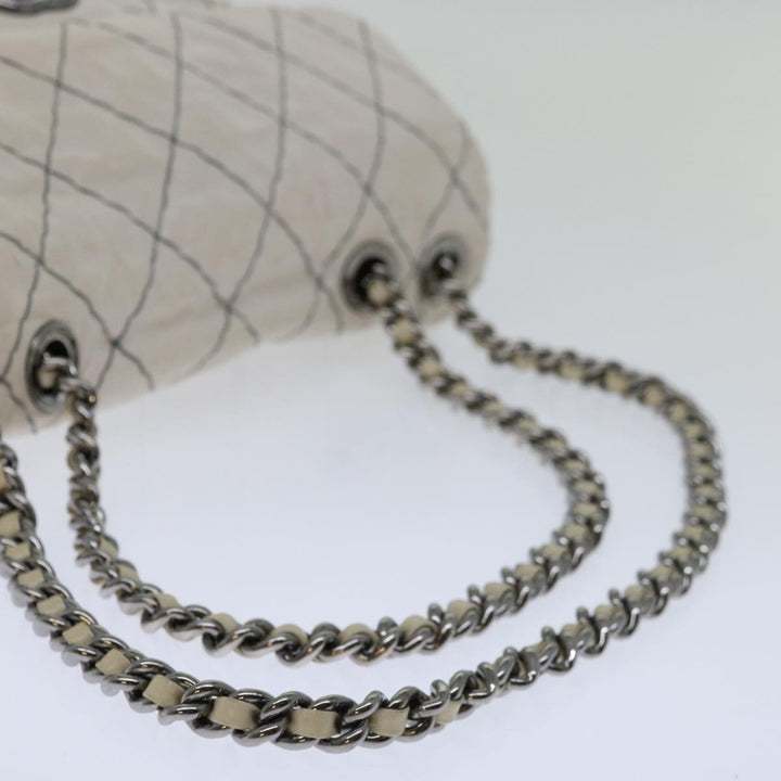 Top Quality Chanel Matelasse Chain Shoulder Bag Leather White CC Auth yk10764
