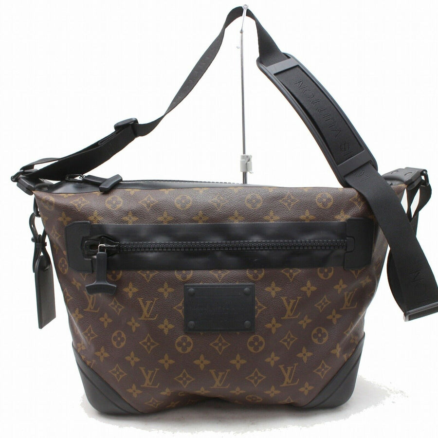 Louis Vuitton Shoulder Bag Messenger Waterproof  (SHC7-10088)