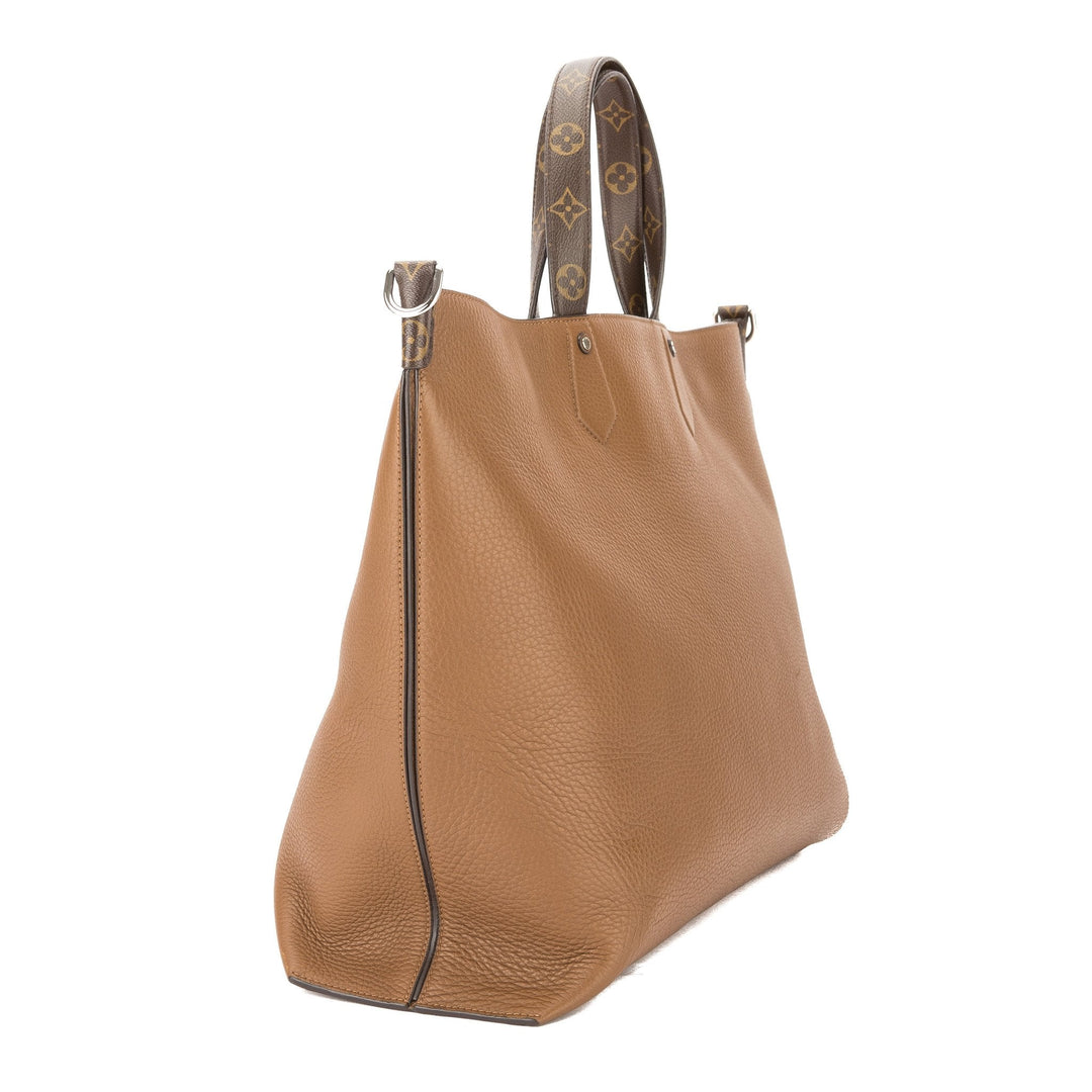 L*V Cuir Taurilon Leather East West Tote Bag (Pre Owned)