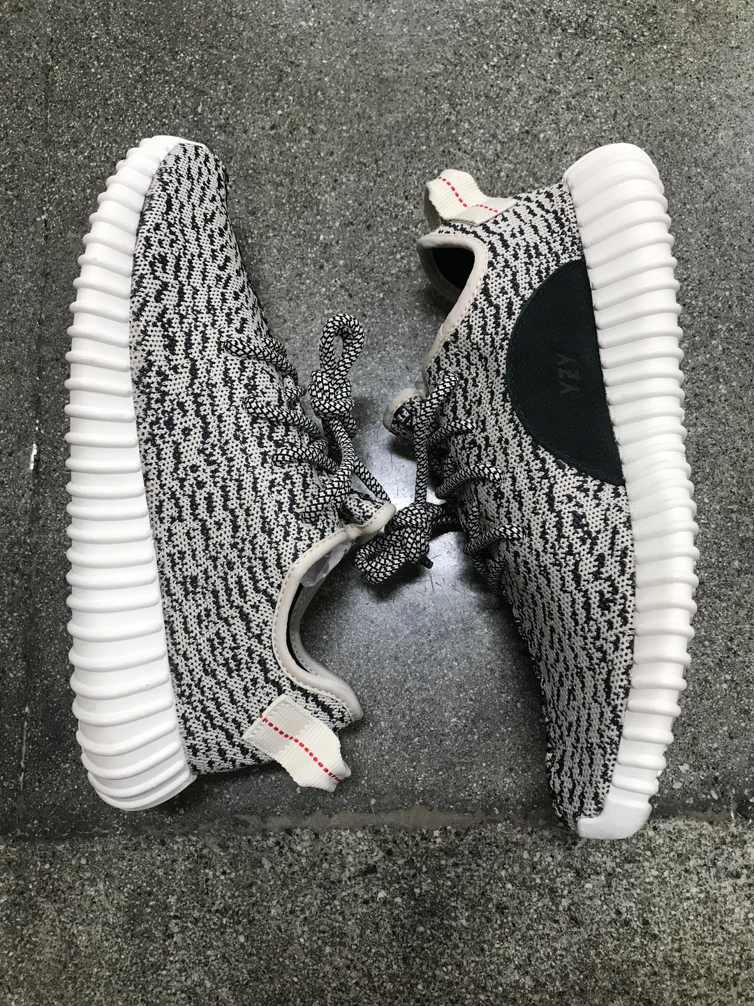 YEEZY BOOST 350 TURTLE DOVE - SIZE 8 (WORN)