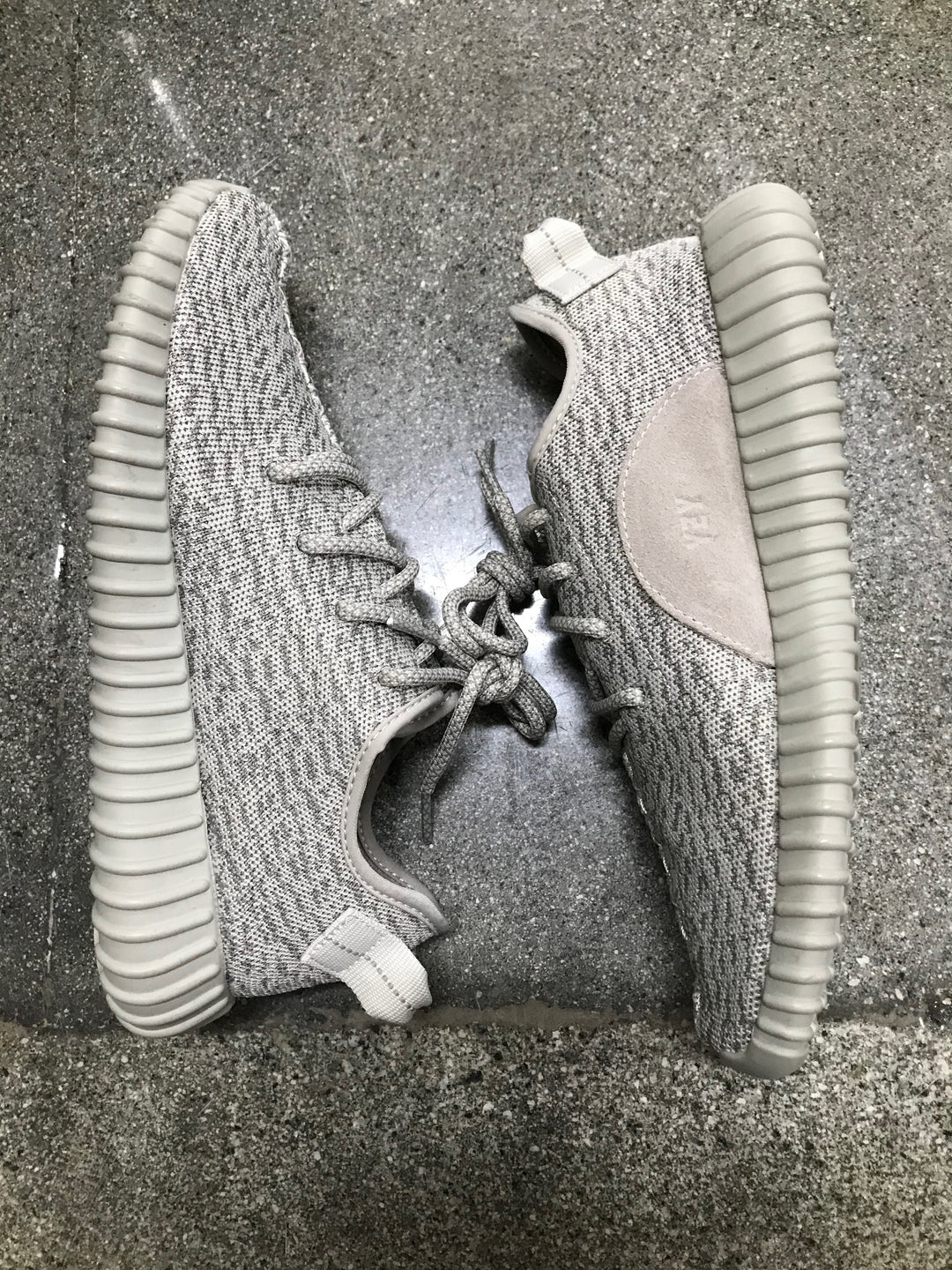 YEEZY BOOST 350 MOONROCK - SIZE 8.5 (WORN)