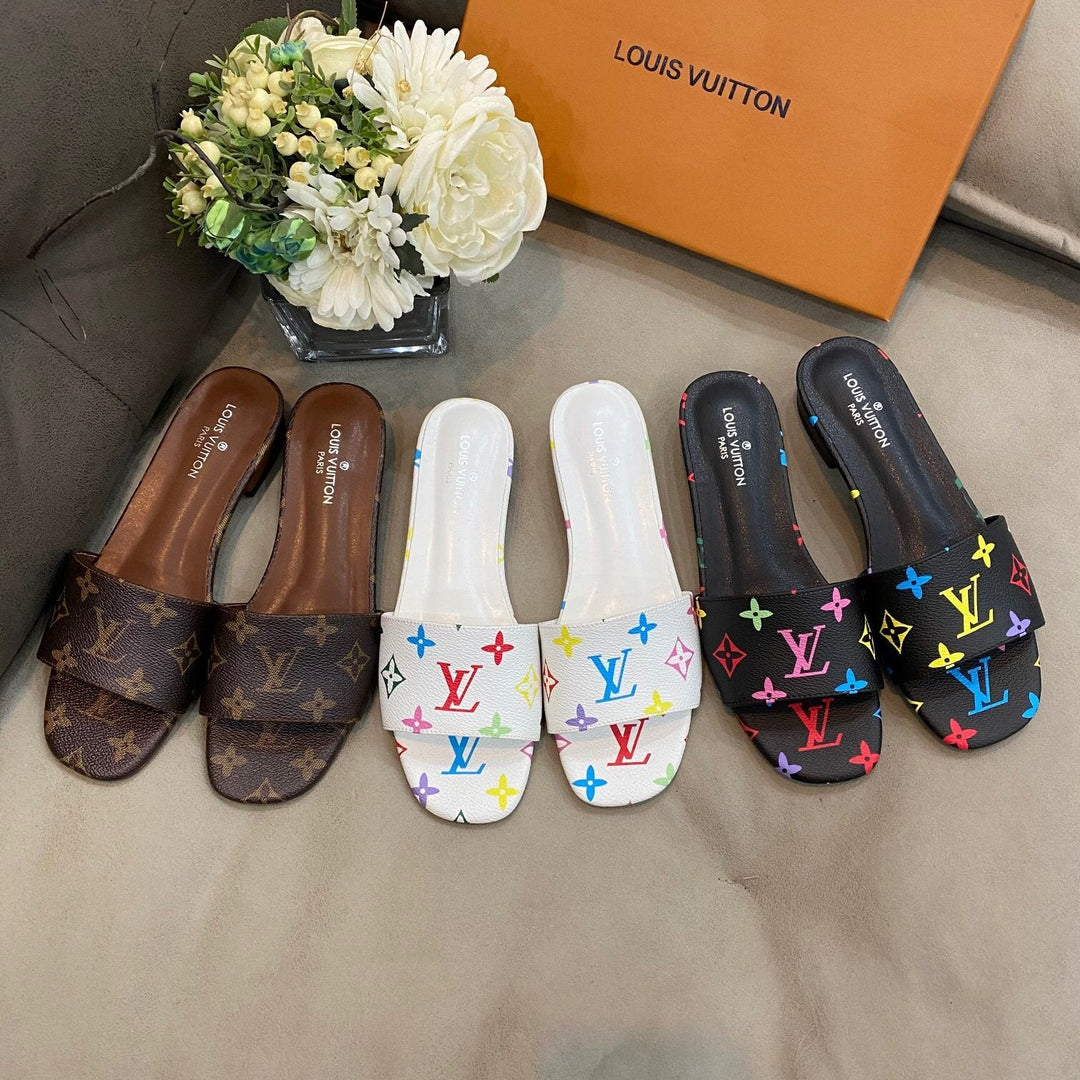women leather flat shoes slipper , size 35-40, with box, SS50