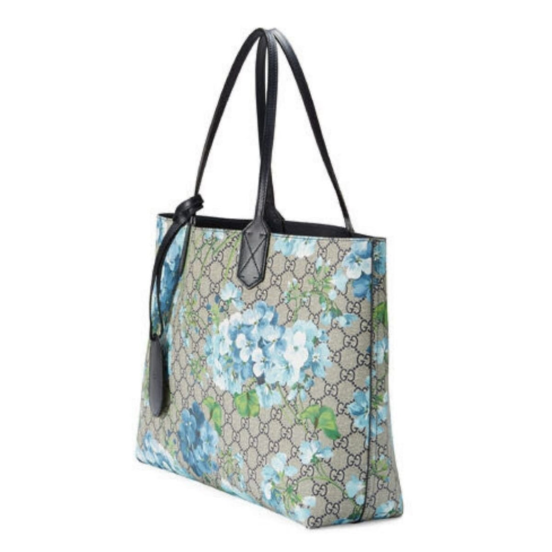 Reversible GG Blooms Beige and Blue Gg Supreme Canvas Tote