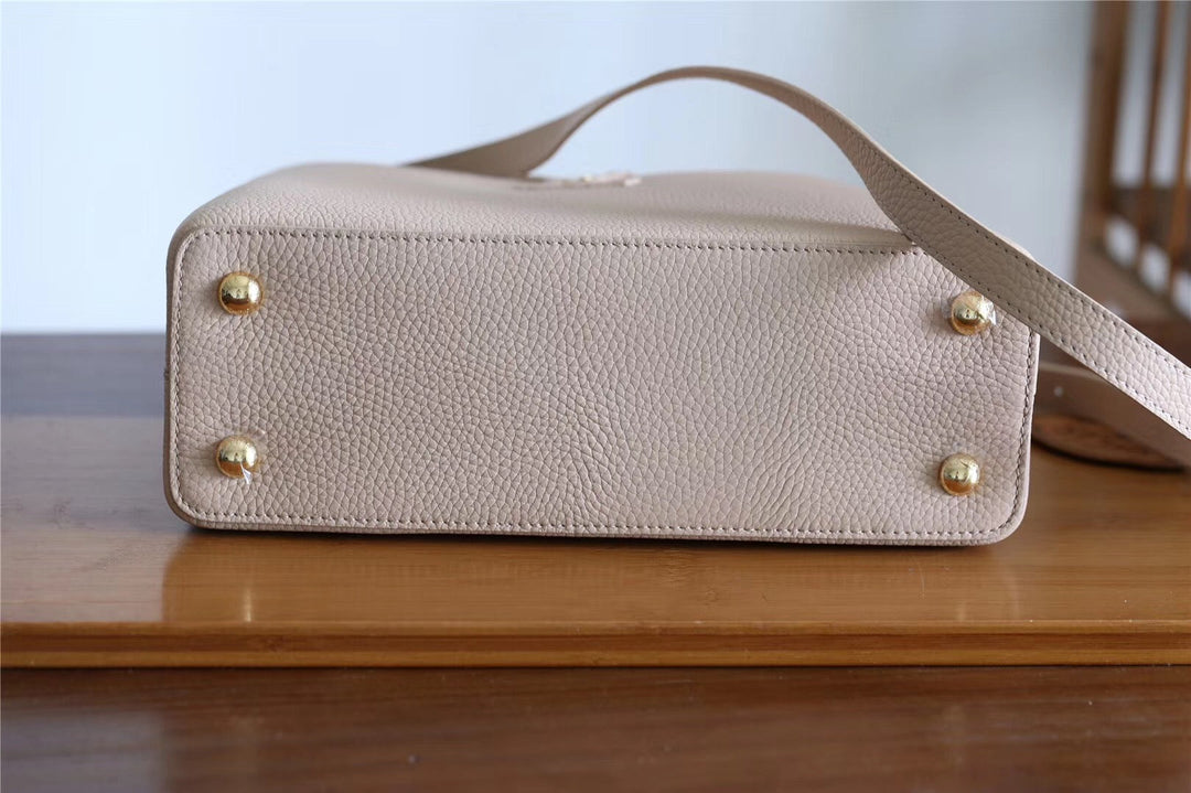 Louis Vuitton Capucines MM Bag