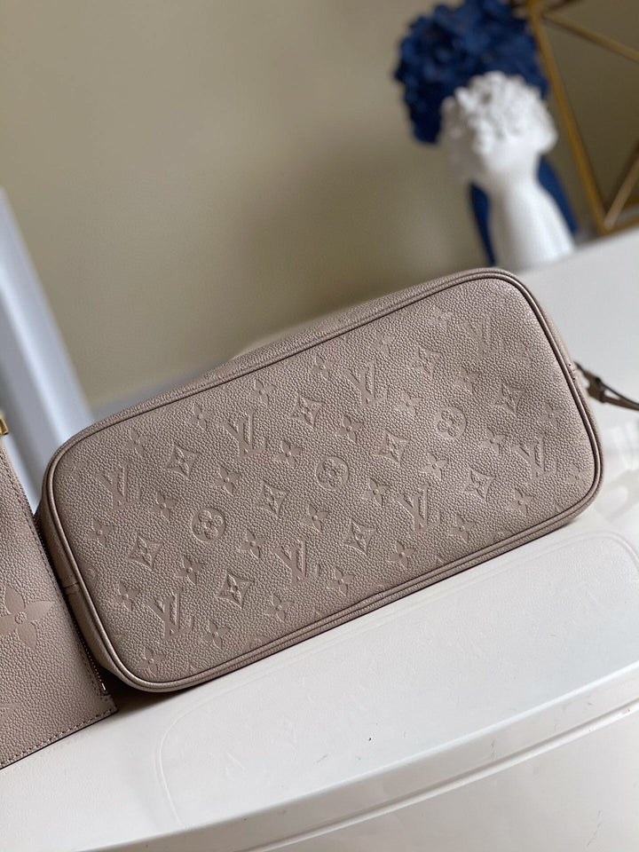 Louis Vuitton Neverfull MM Bag