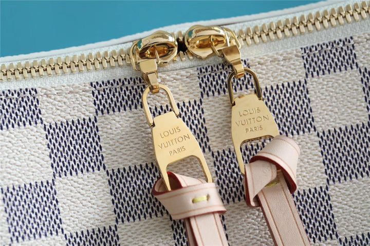 Louis Vuitton Beaubourg Hobo MM Bag
