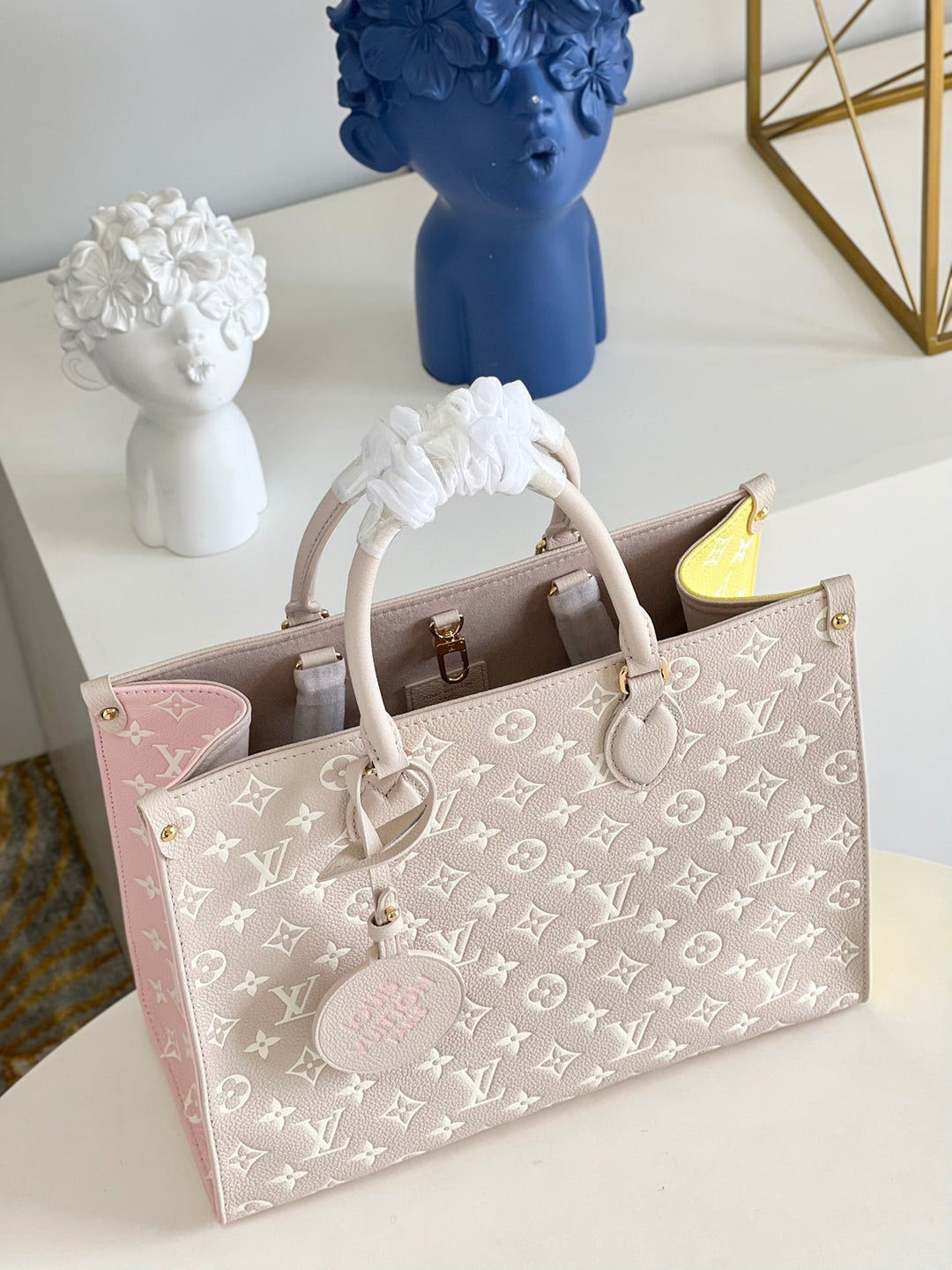 Louis Vuitton OnTheGo MM Bag