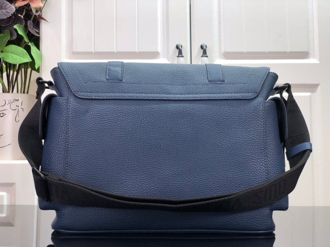 Louis Vuitton Christopher Messenger Bag