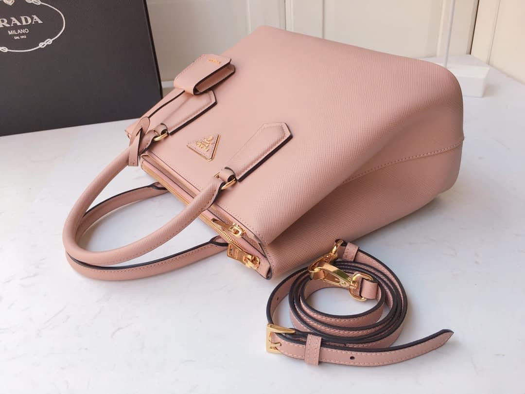 Prada Galleria Saffiano leather Medium  bag