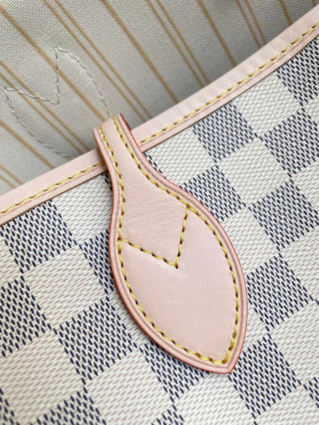 Louis Vuitton Neverfull MM  Tote Bag