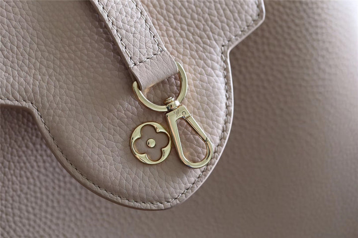 Louis Vuitton Capucines MM Bag