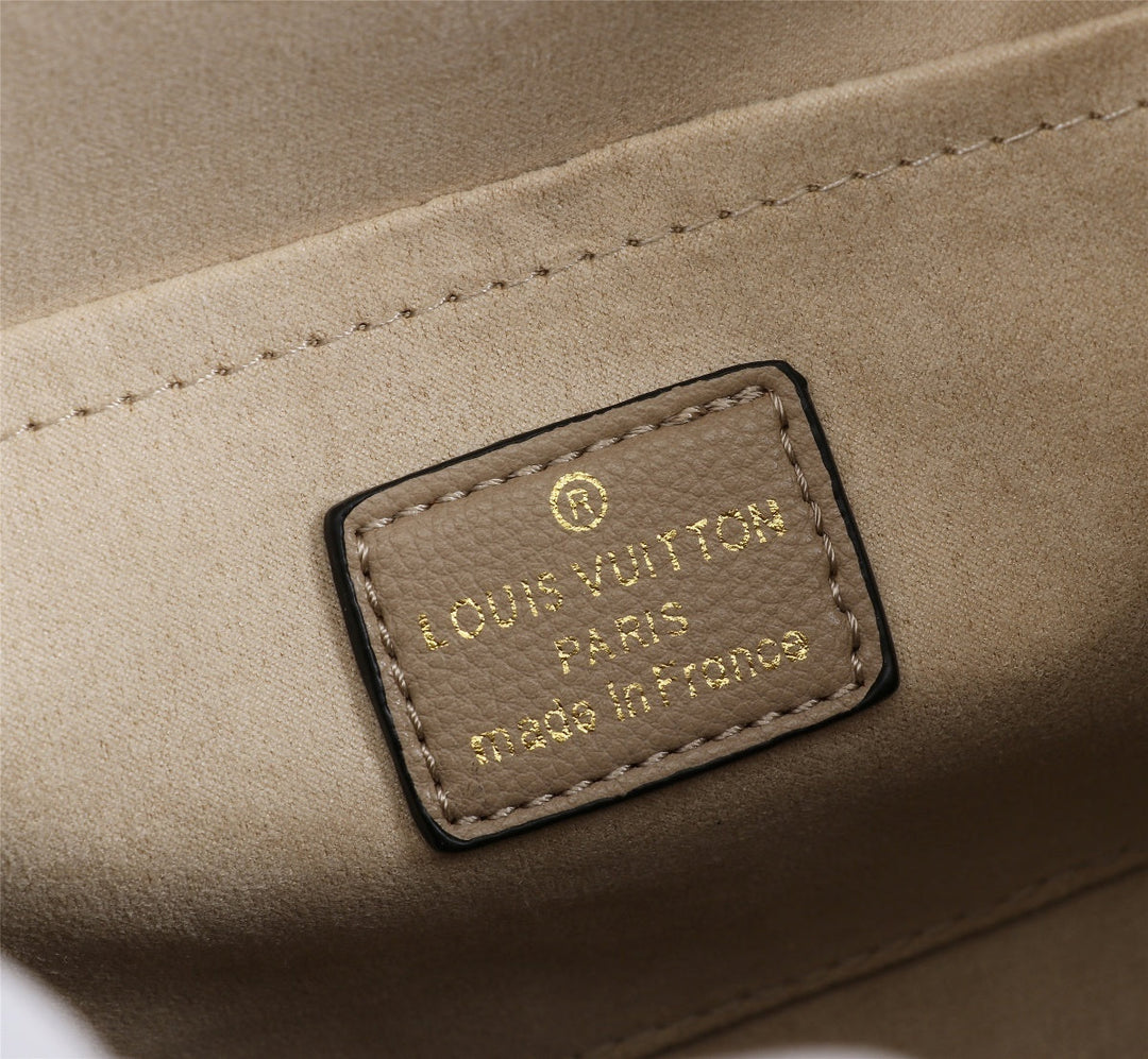 Louis Vuitton Montaigne BB Bag