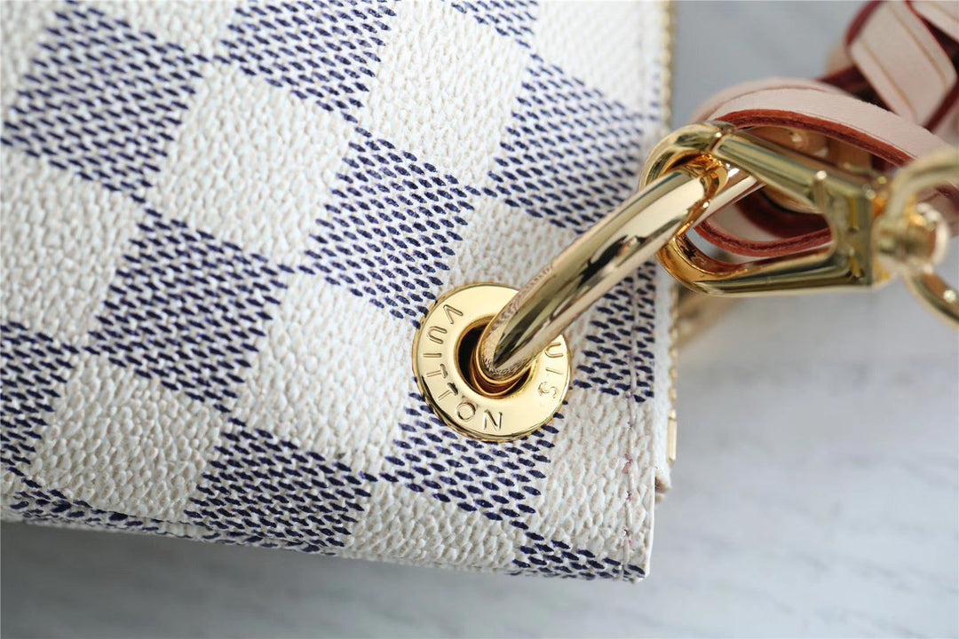 Louis Vuitton Beaubourg Hobo MM Bag