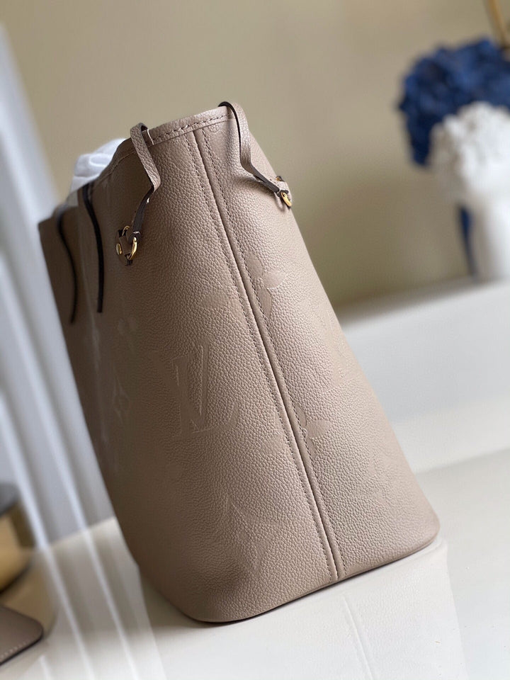Louis Vuitton Neverfull MM Bag