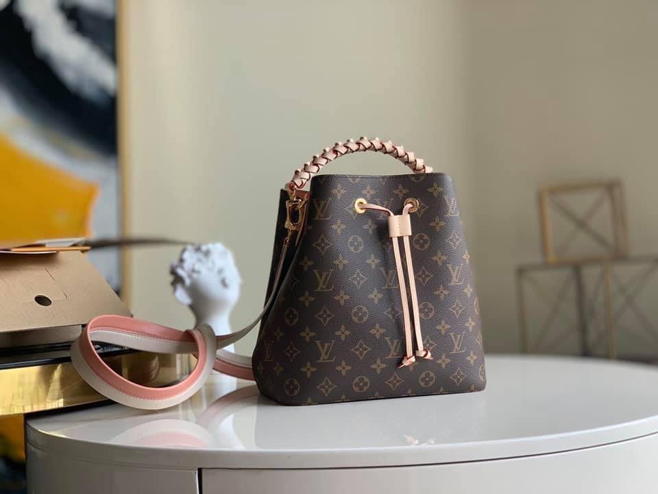 Louis Vuitton NeoNoe MM Bag