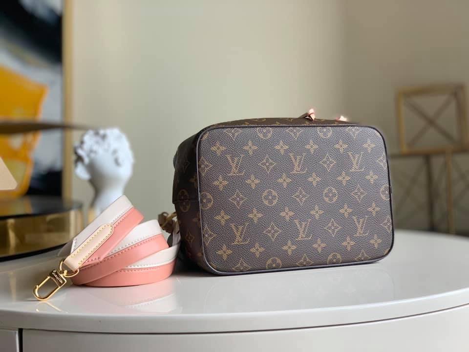 Louis Vuitton NeoNoe MM Bag